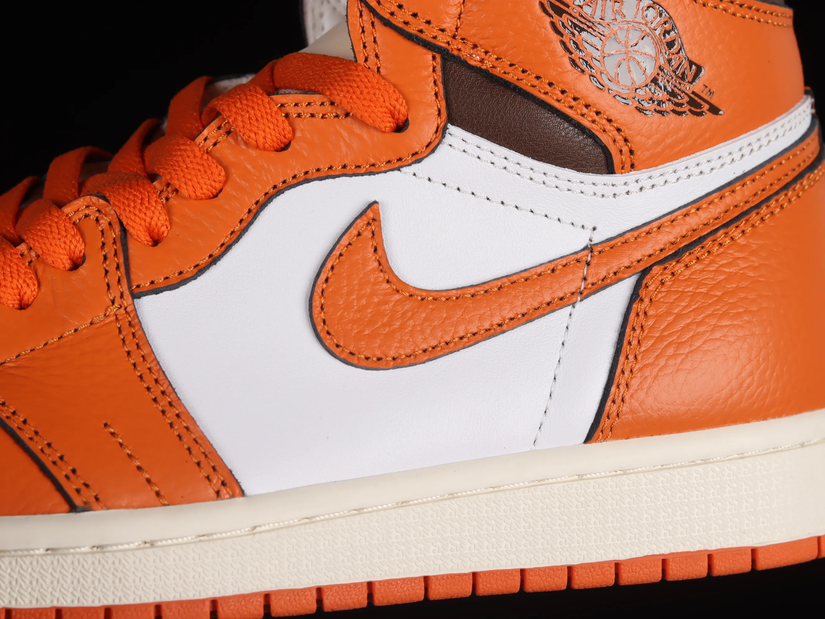 All categories Air Jordan Jordan series basketball shoes Air Jordan 1 High Air Jordan 1 High OG "Starfish" AJ1 Joe 1 Hermes Orange high-top basketball shoes DO9369-101